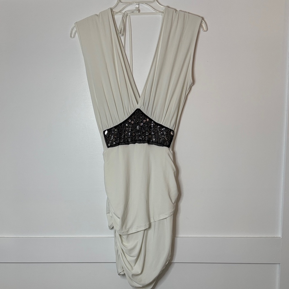 Elegant White Dress with Black Sequin Detail XS